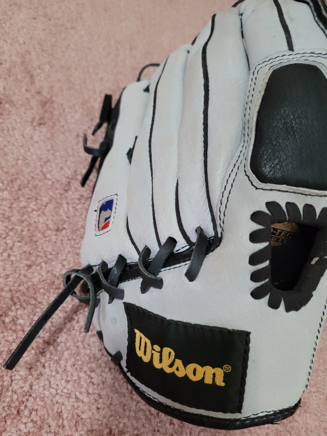 Wilson Baseball Glove - photo 2