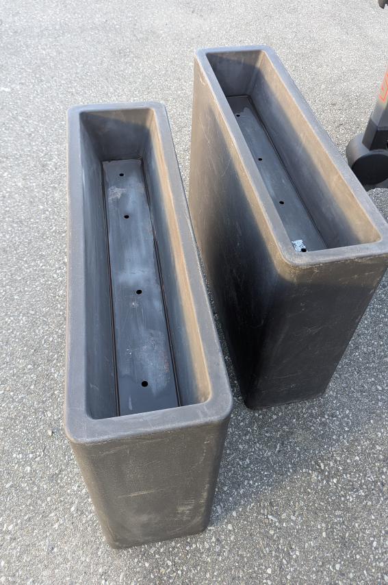 Large Modern Rectangular Self-draining Planters x 2 - photo 3