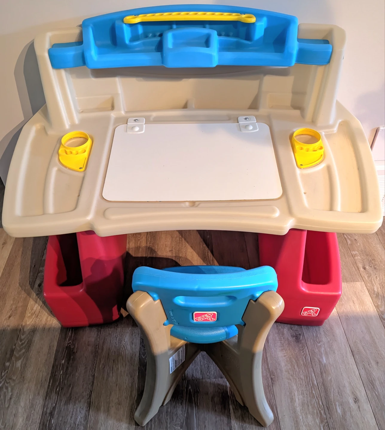 Step2 Deluxe Art Master Desk Kids Activity Table & Chair - photo 3