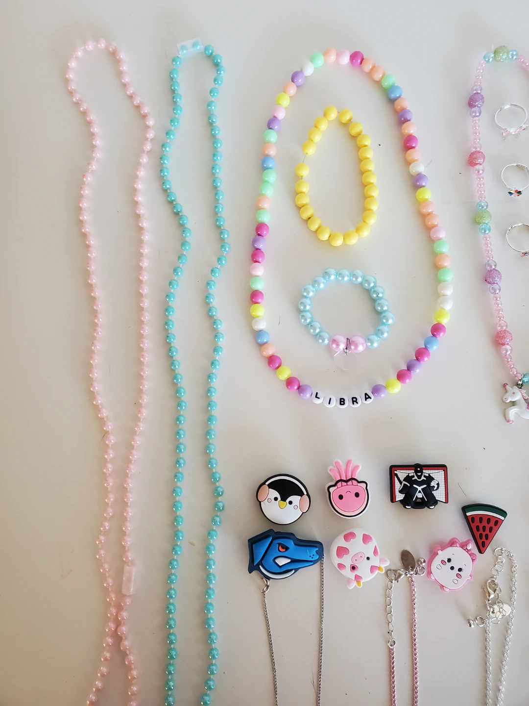 Girl's Large Jewelry Lot...VGUC - photo 2