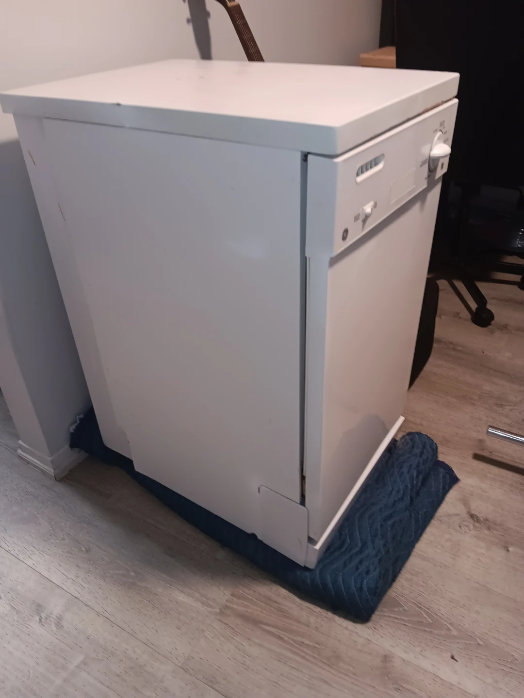 GE Dishwasher - photo 3