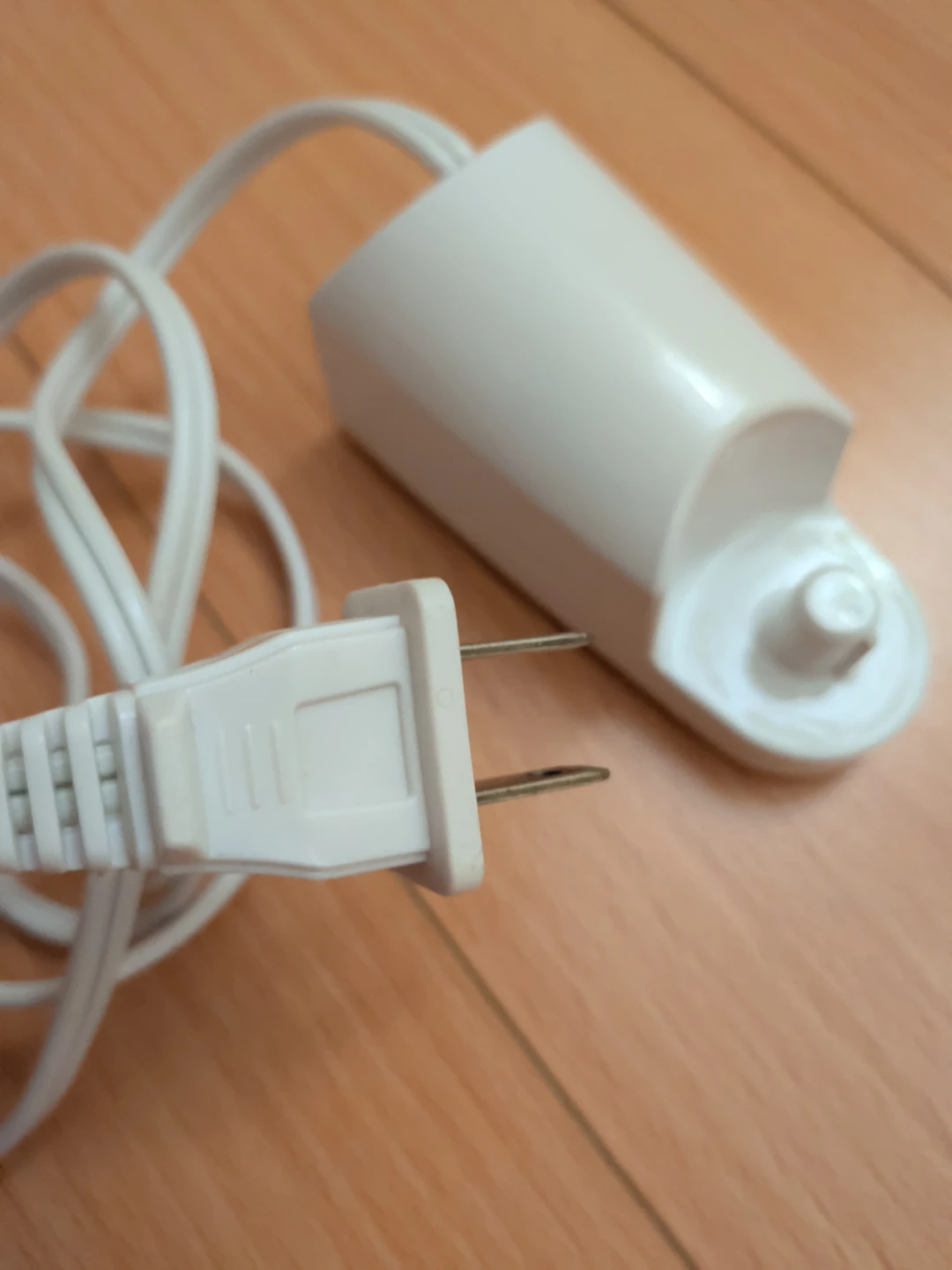 Braun Type 4728 Personal Hygiene Appliance Charger - photo 2