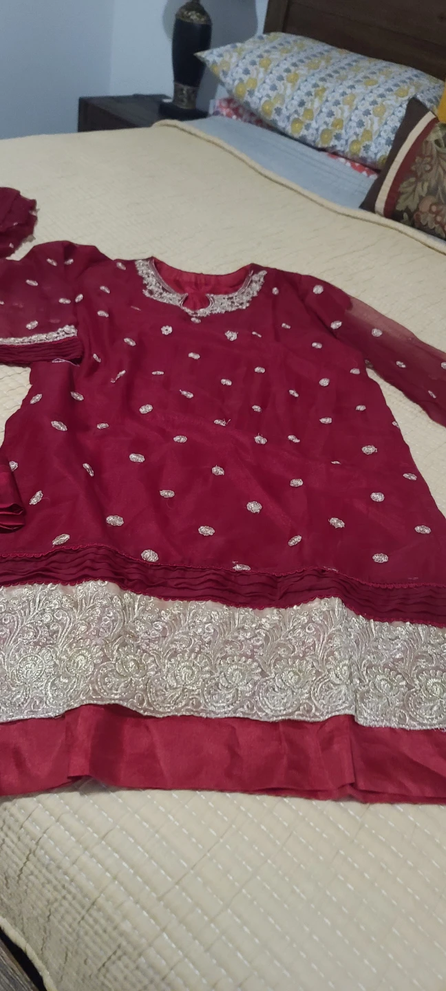 Maroon Embroidered Kurti with Pants and Dupatta - photo 2