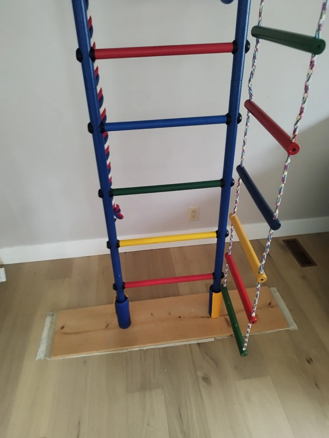 Kids Wall Mounted Gym Ladder with Accessories - photo 4