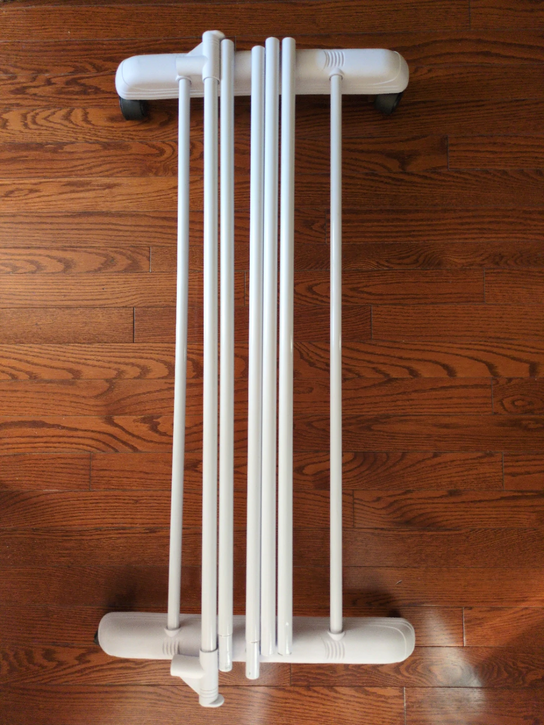 White garment rack with wheels - photo 5