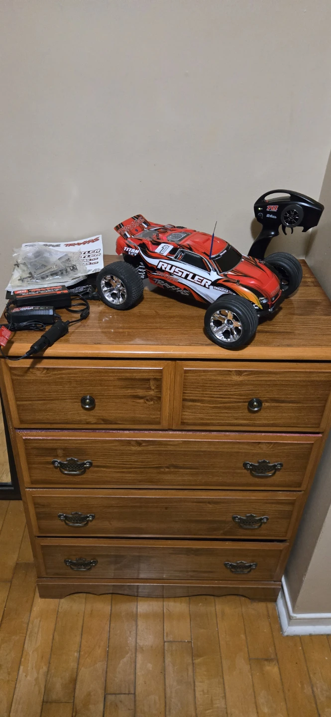 Traxxas 1/10 Rustler 2WD Extreme RedX RC.
