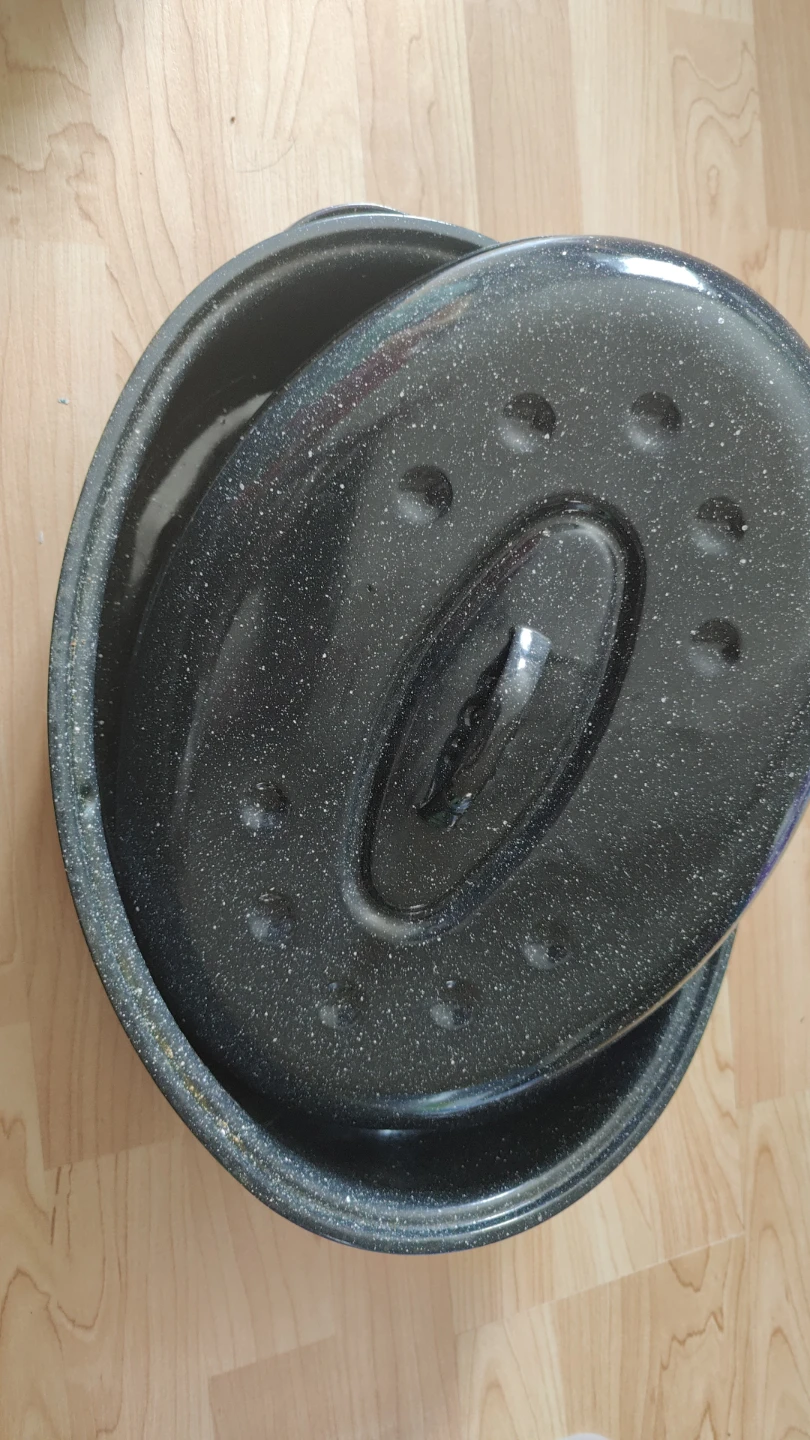 Black Roasting Pan with Lid