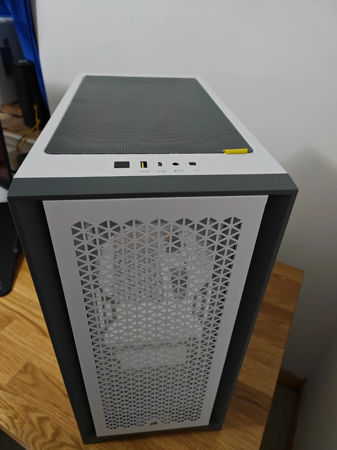 Corsair 4000D Airflow PC Case Chassis for Gaming PC Computer - photo 3