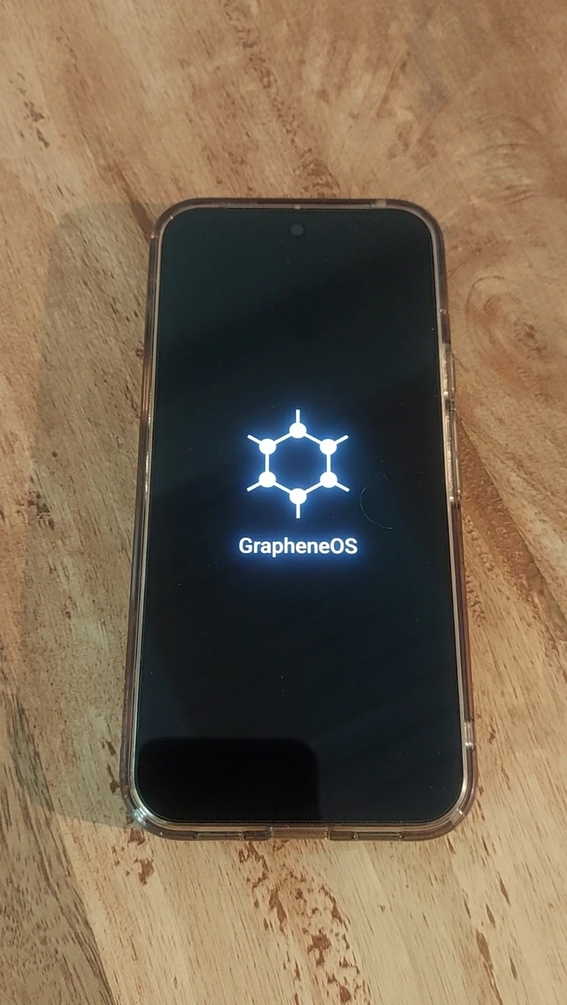 Google Pixel 10 Pro XL 256gb GrapheneOS - photo 3