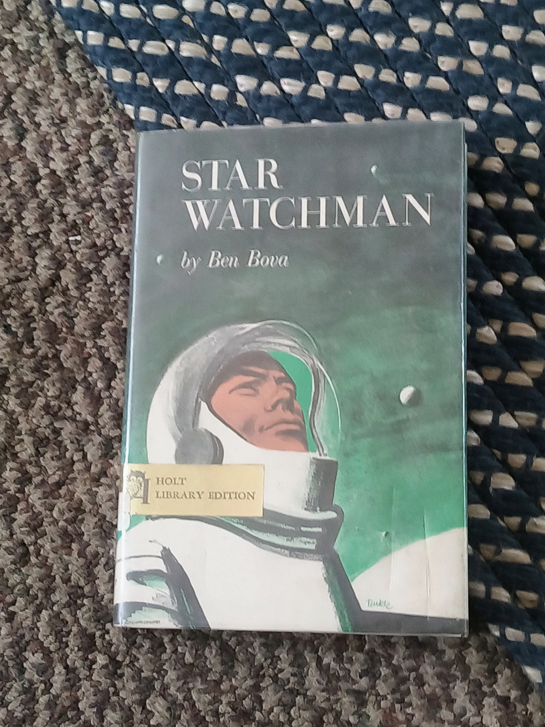 Star Watchman by Ben Bova - Holt Library Edition - photo 2