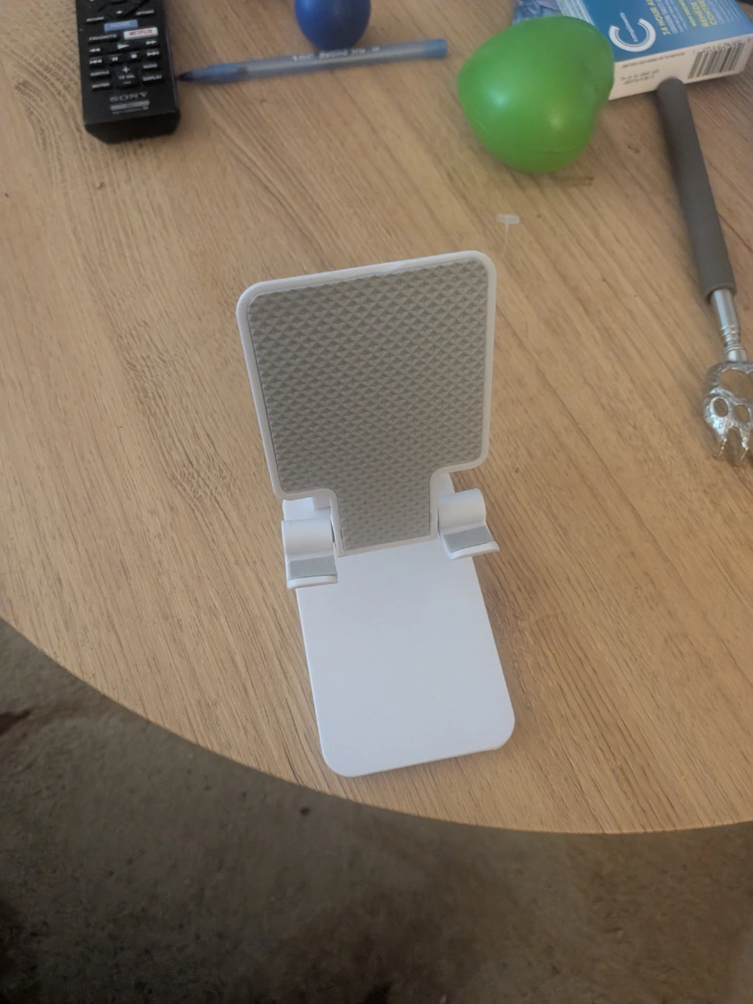desktop phone stand. Pick up in St Albert