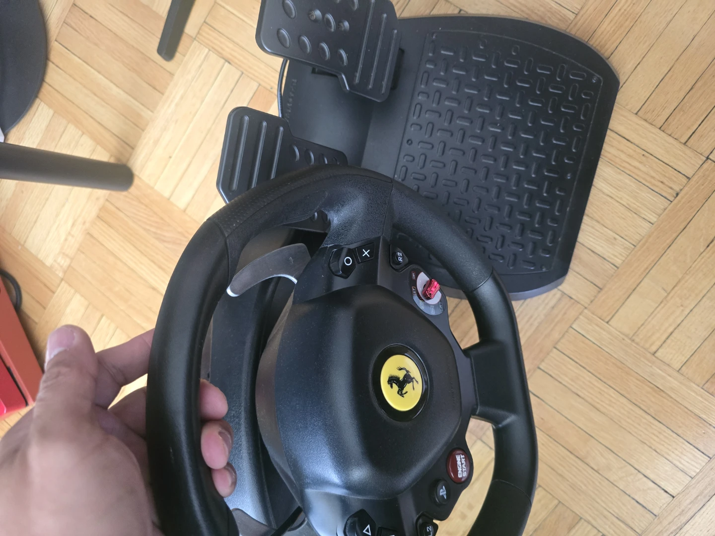 Thrustmaster T80 Ferrari 488 GTB Edition Racing Wheel - photo 2