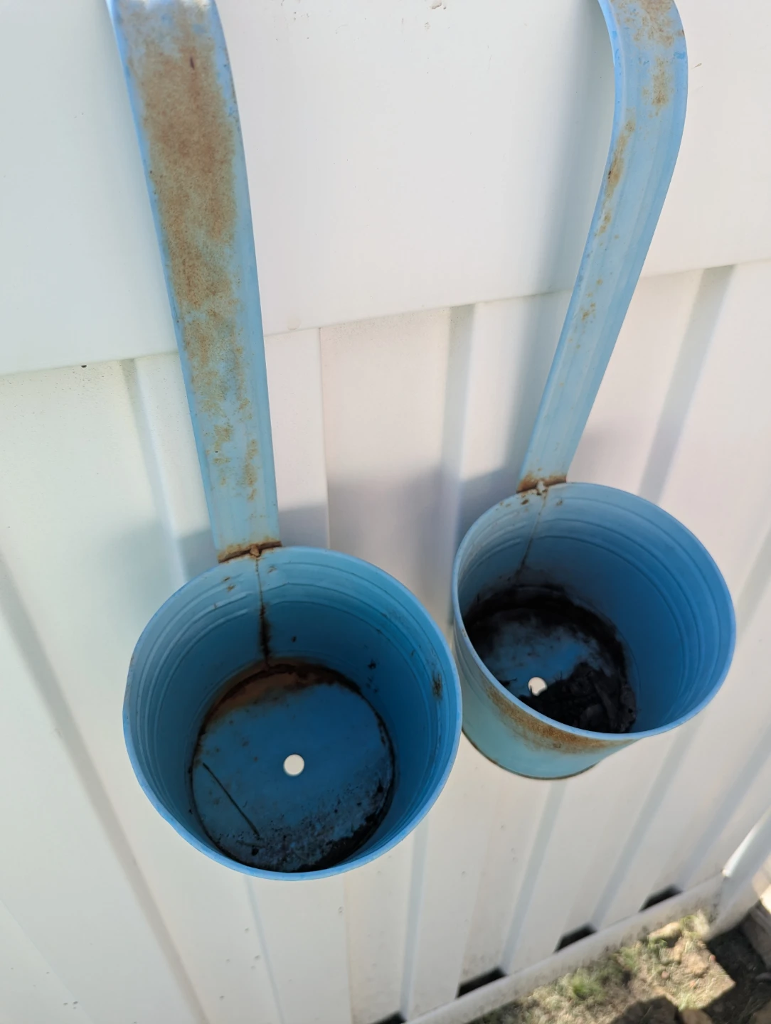 4 rusted metal plant hangers $5 FOR ALL will need painting - photo 4