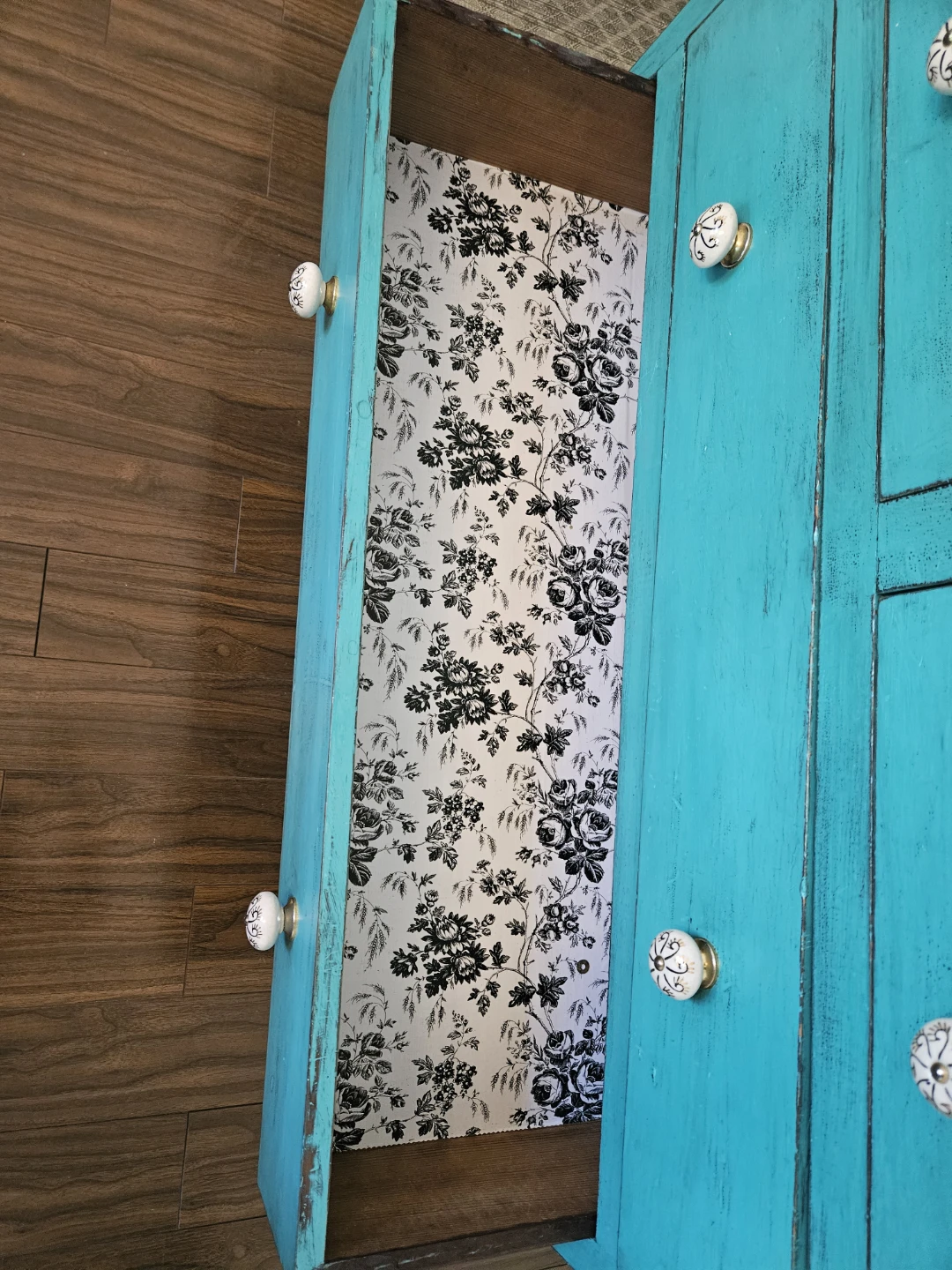 Teal Dresser with Floral Wallpaper Lining - photo 4