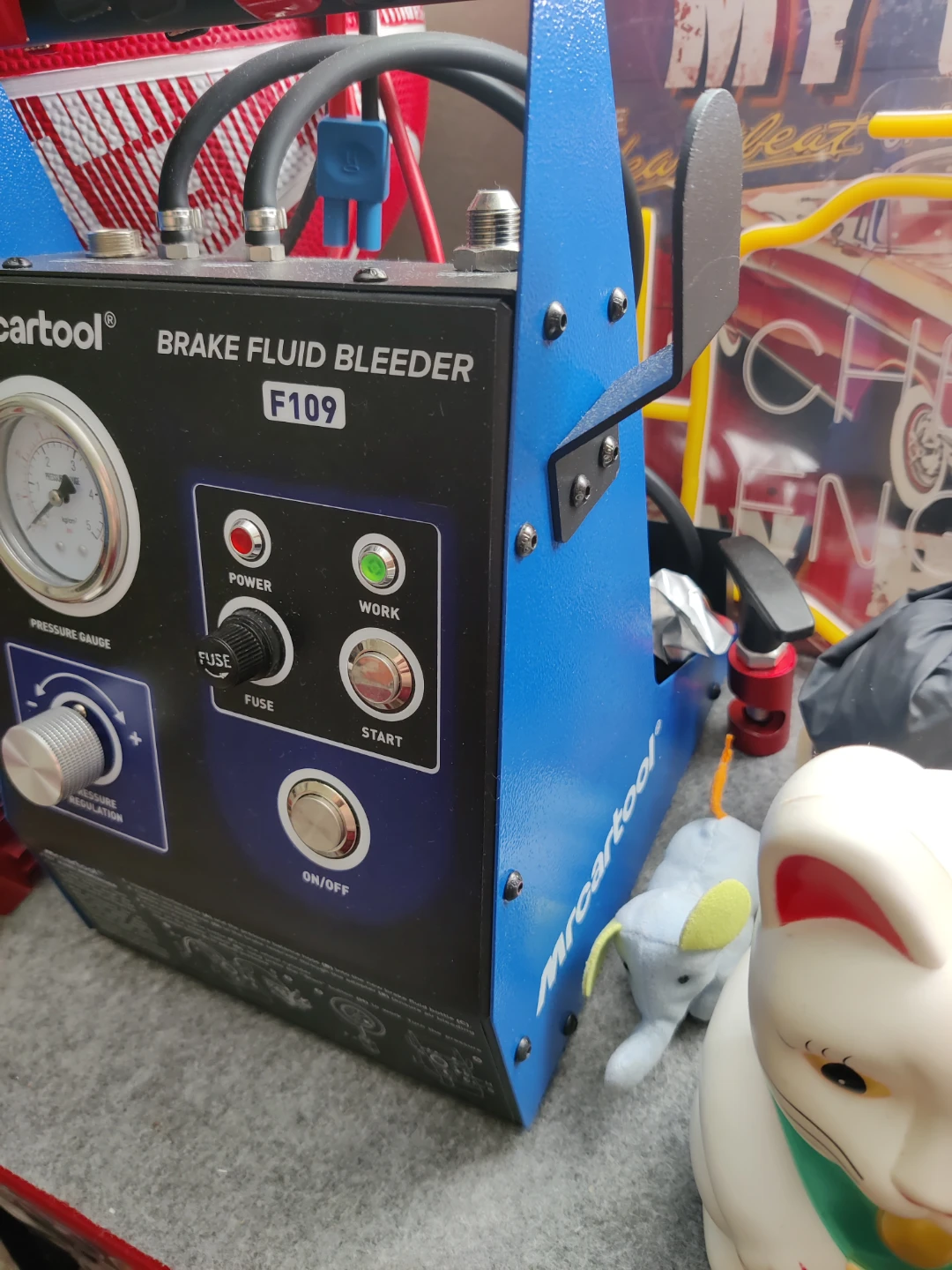 Mr. Tool Brake Fluid Bleeder F109 - photo 2