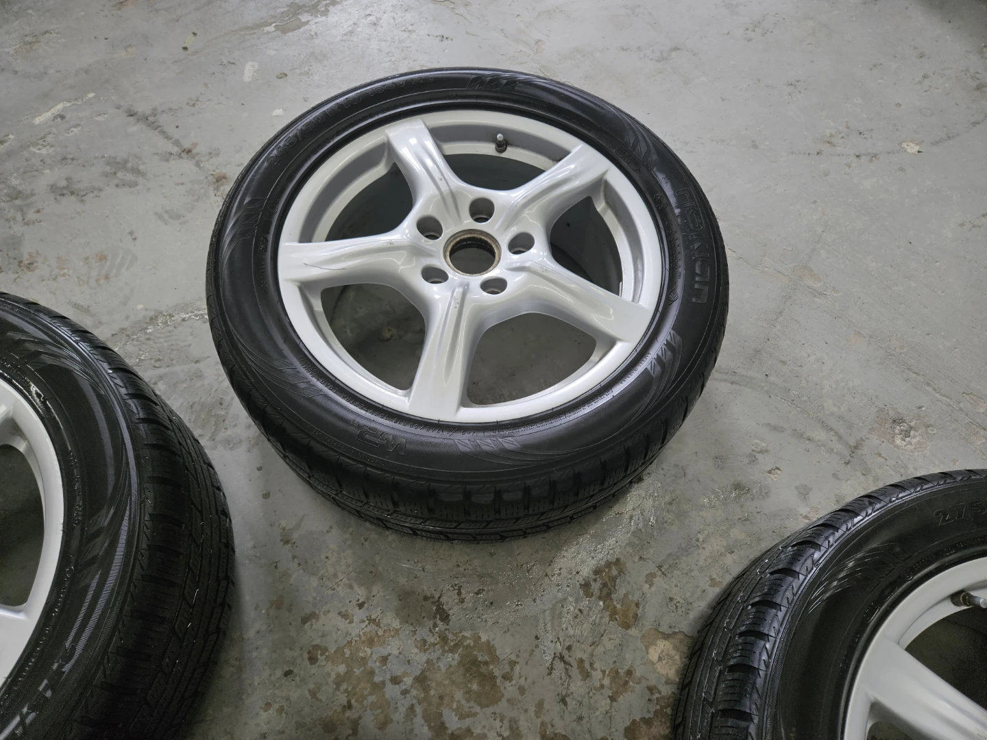 Set of 4 Alloy Wheels and Tires - photo 4