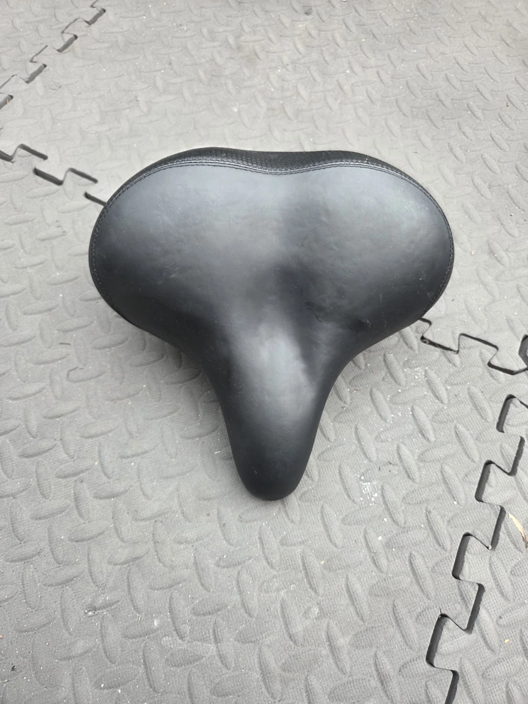 Black Comfort Bicycle Seat - photo 2