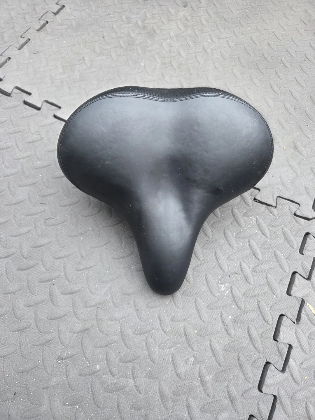 Black Comfort Bicycle Seat - photo 3