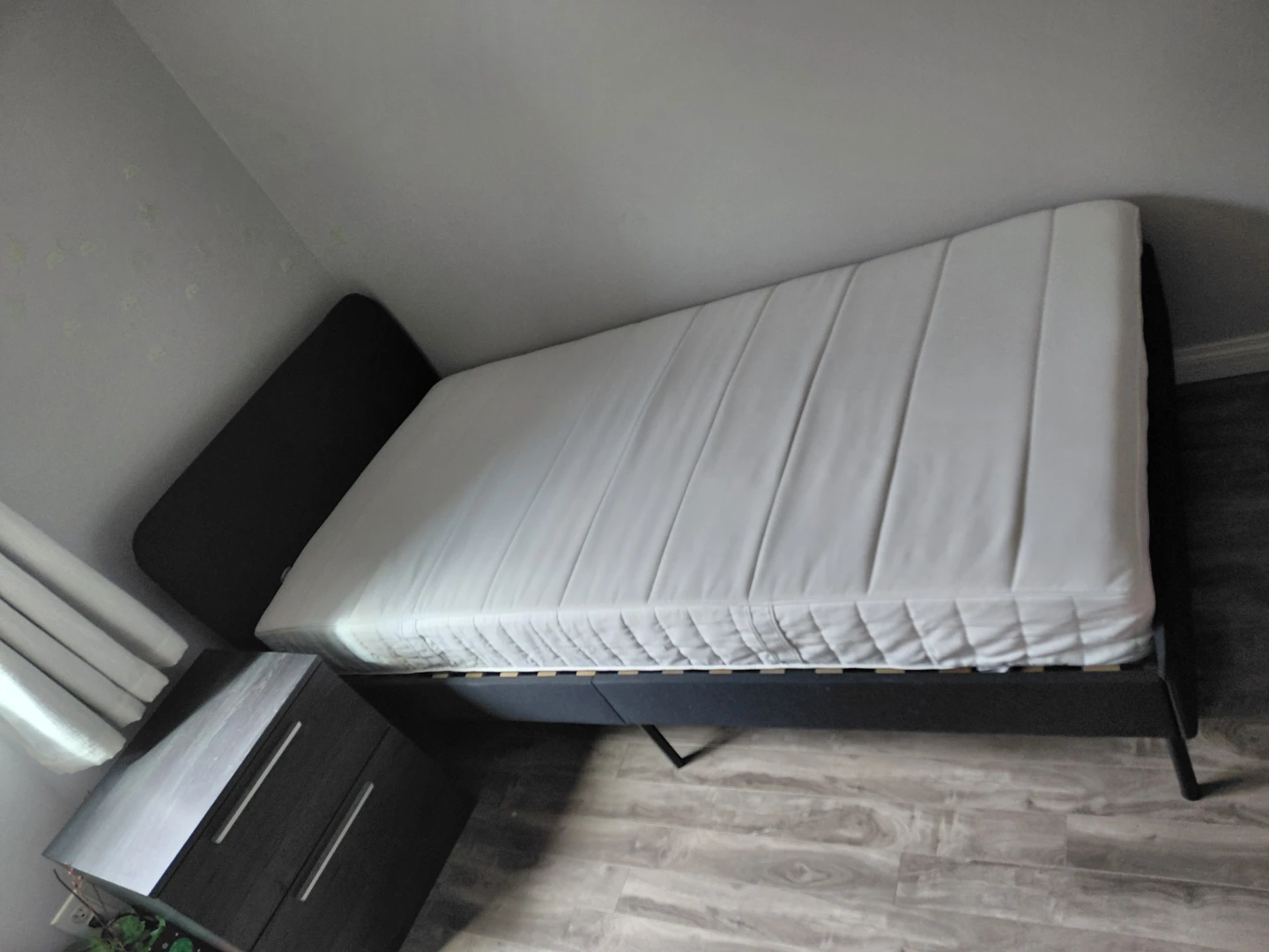 IKEA "Slattum" bed frame with "Vesteröy" Twin Mattress - photo 2