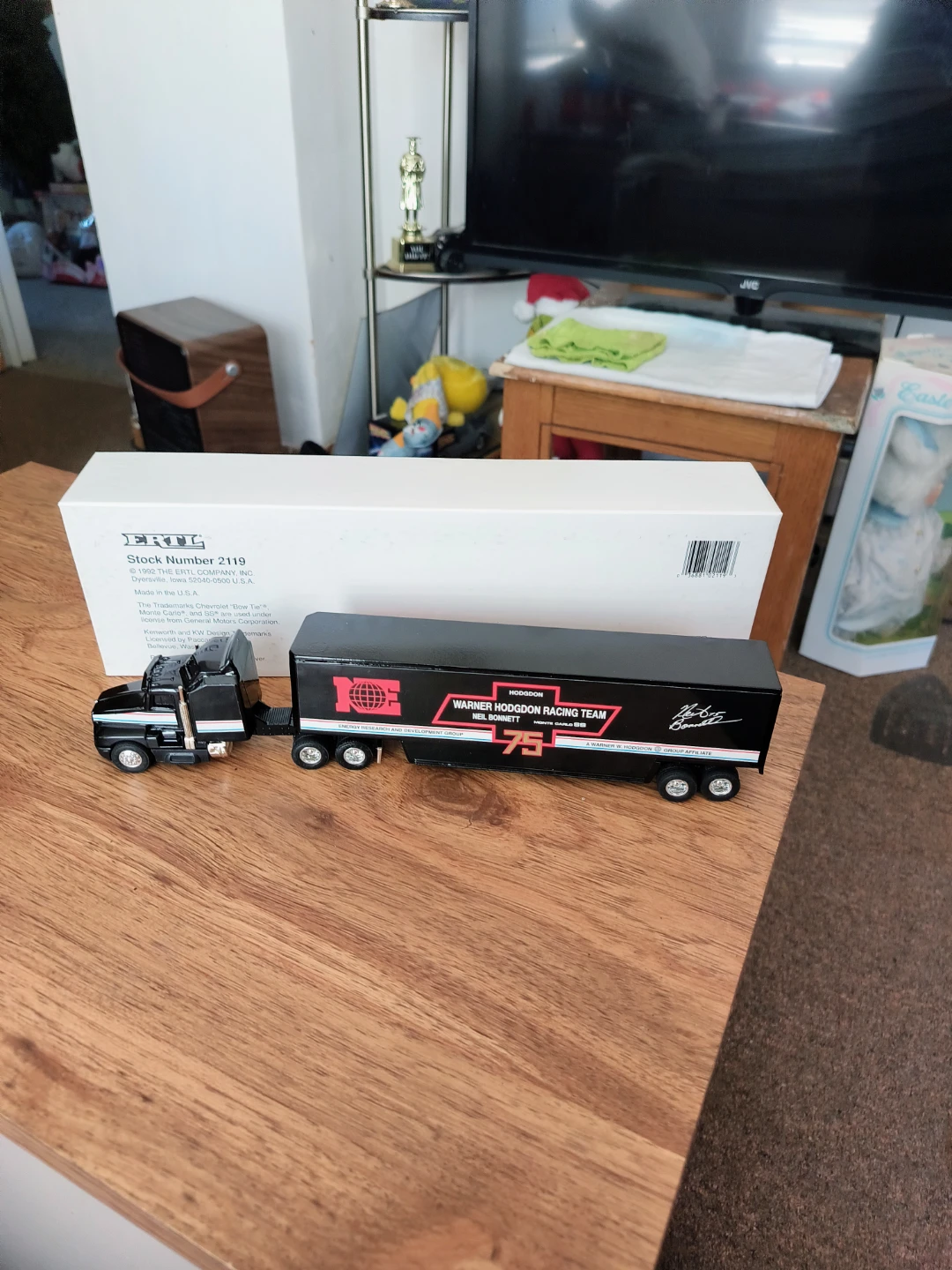 ERTL Warner Hodgdon Racing Team diecast Semi 1/64 scale - photo 2