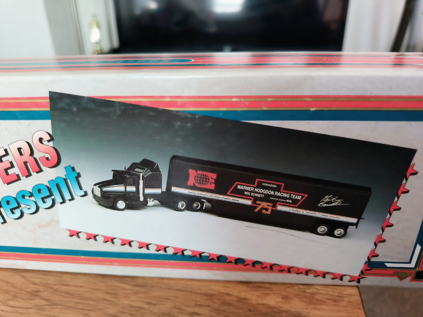 ERTL Warner Hodgdon Racing Team diecast Semi 1/64 scale - photo 3