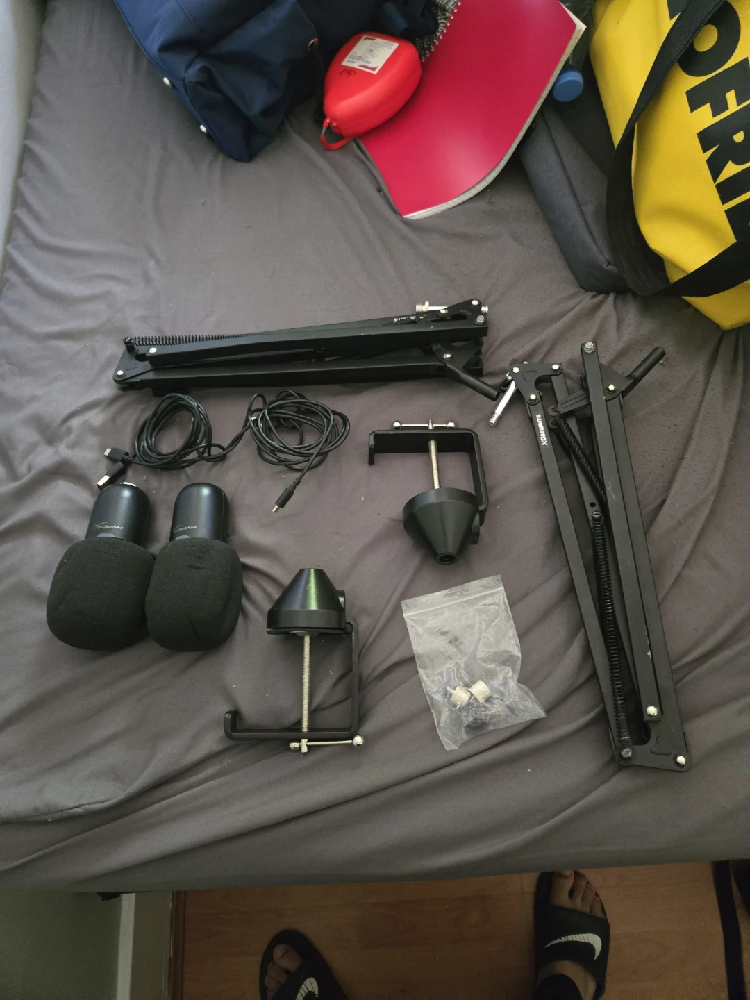 HyperX QuadCast Microphone Set with Boom Arm