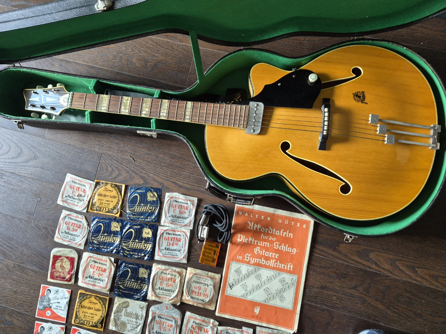 Framus-Werke guitar, built in Bavaria. - photo 3