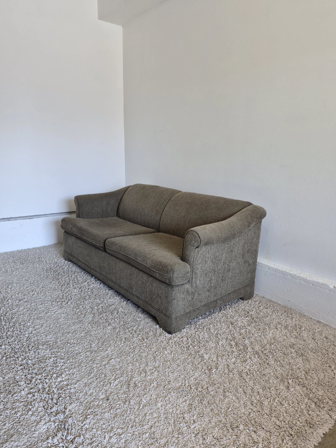 Cozy & Compact 2 Seater Loveseat Pullout Sofabed Sofa / Couch - photo 4