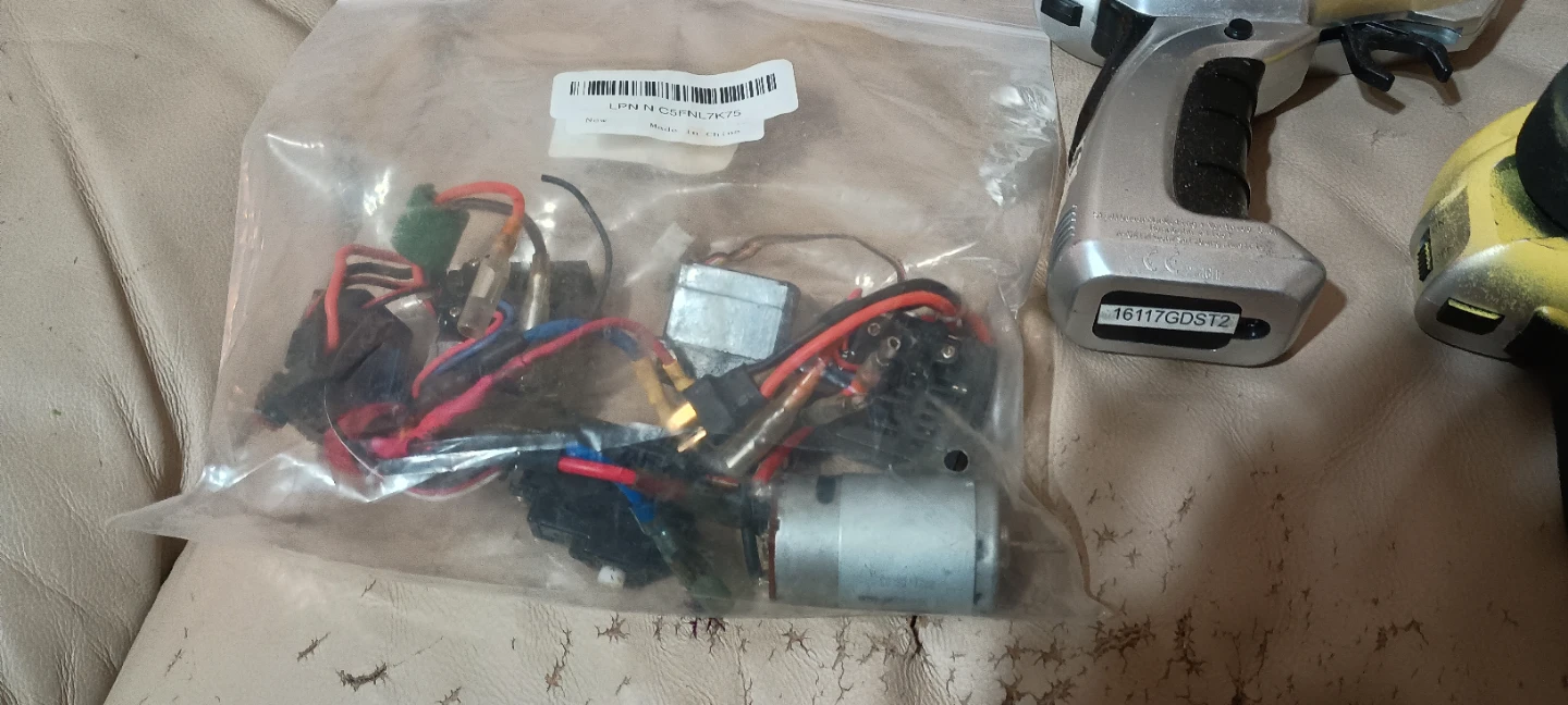 RC Car Remote Controls and Parts - photo 2