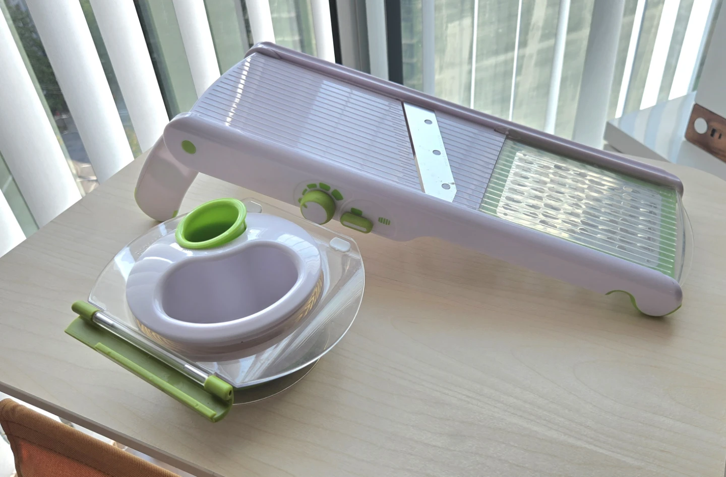 Starfrit Mandoline Slicer with Safety Holder - photo 2