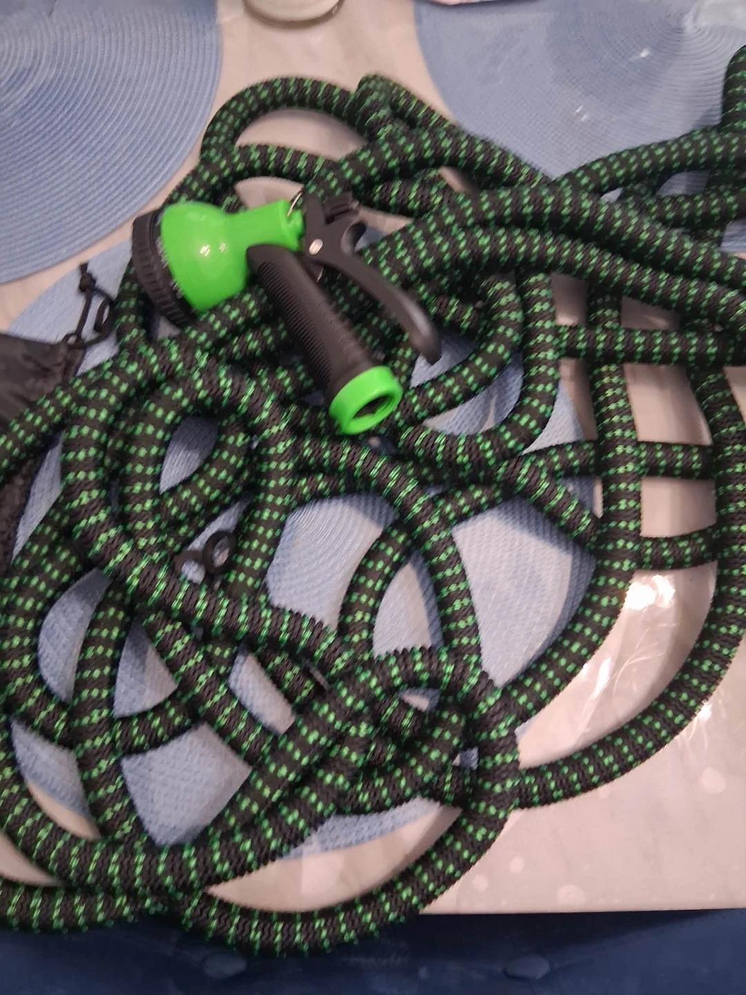 Expandable Garden Hose with Sprayer - photo 3
