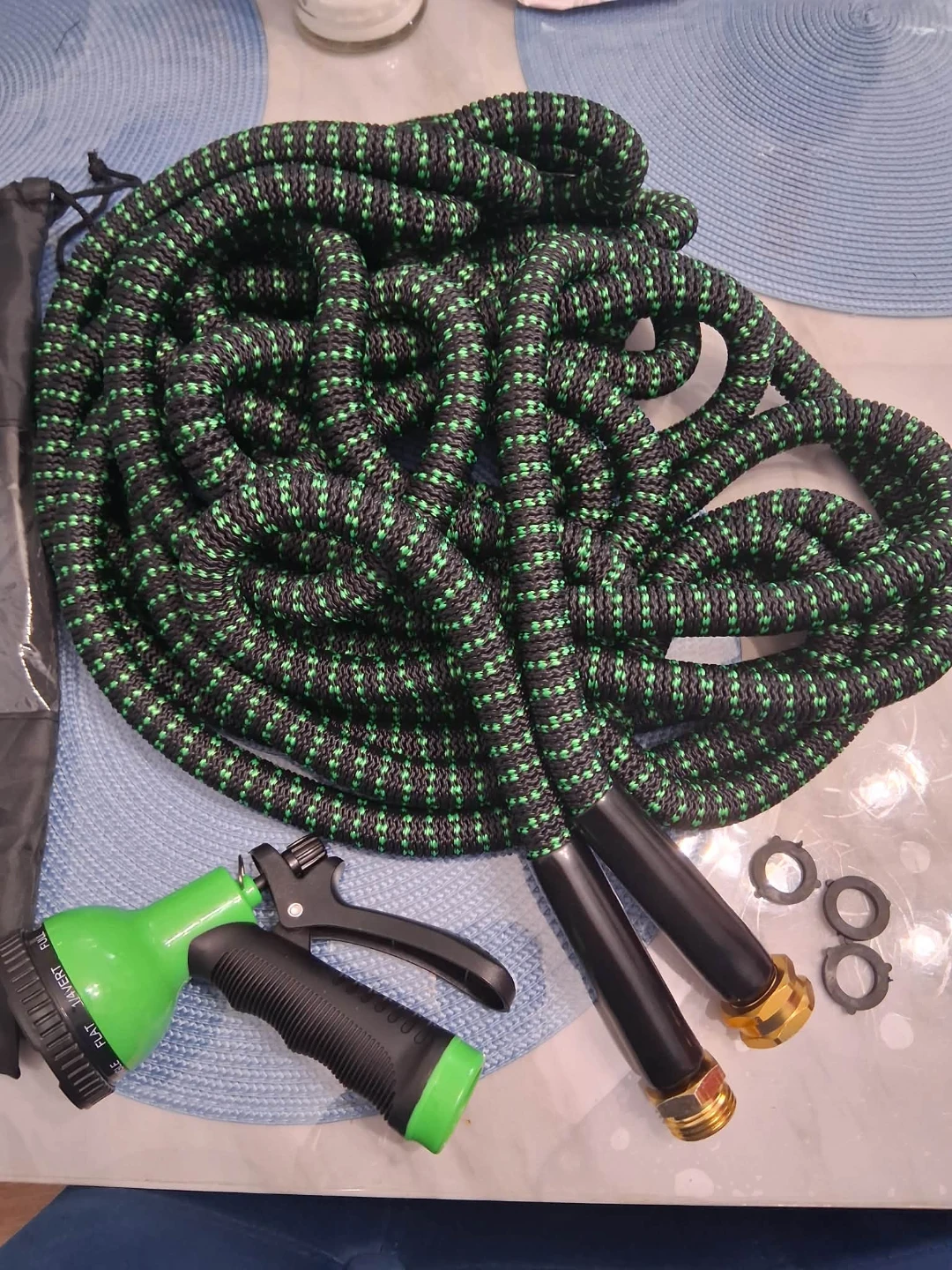 Expandable Garden Hose with Sprayer - photo 4