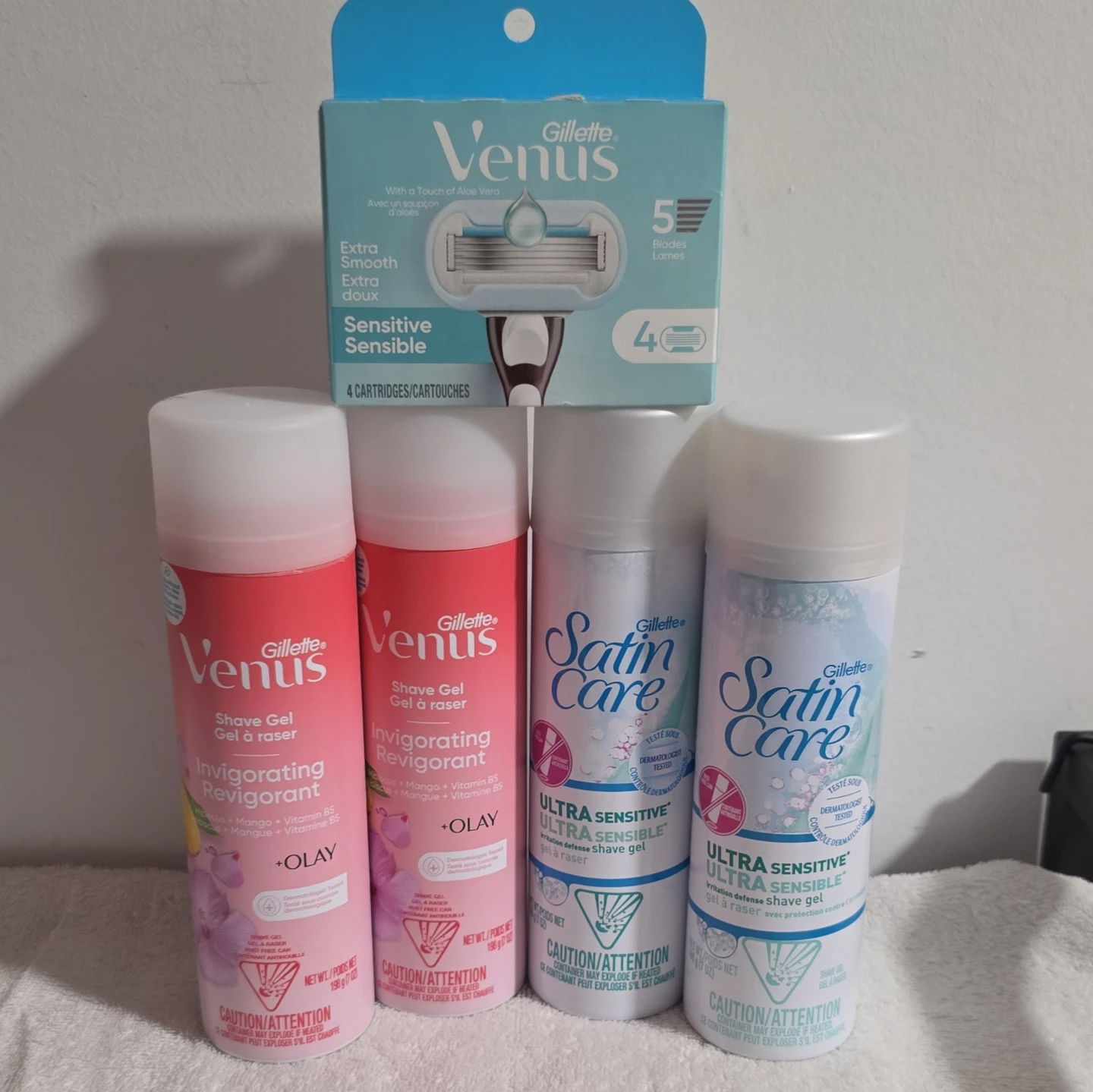 Gillette Venus Sensitive Razor and Shave Gels - photo 2