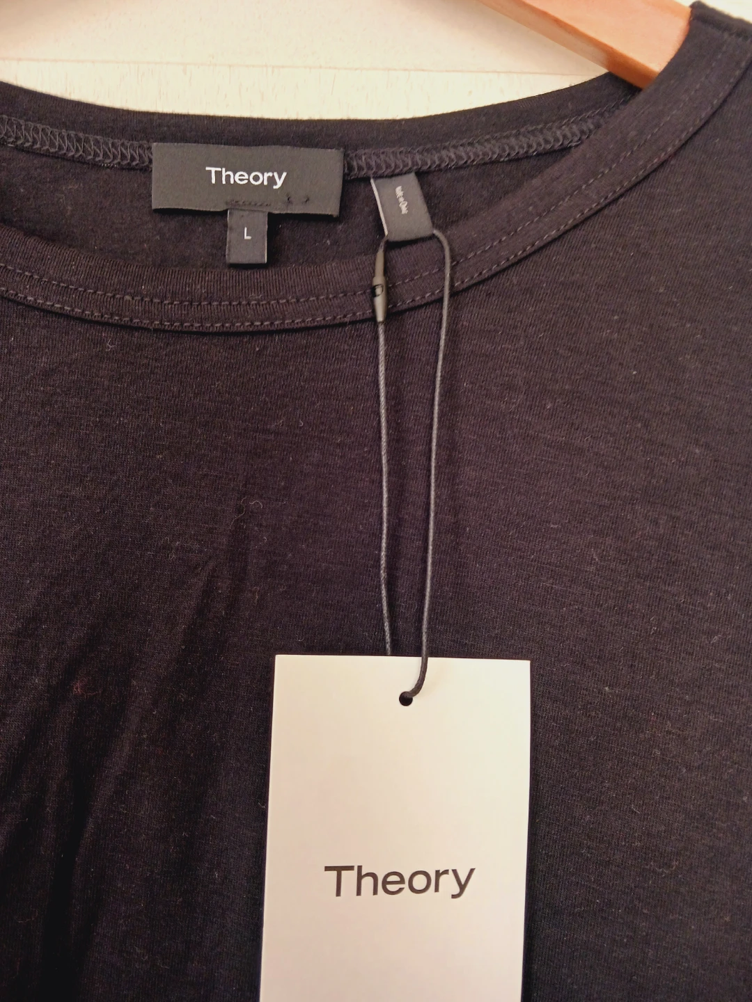 New !!! Theory Ailer Long Sleeve Top Black - Size L - photo 3