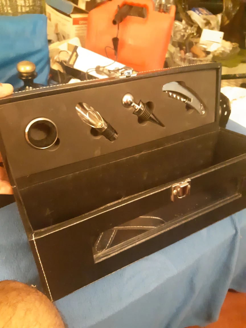 Black Wine Accessory Set in a gift Box