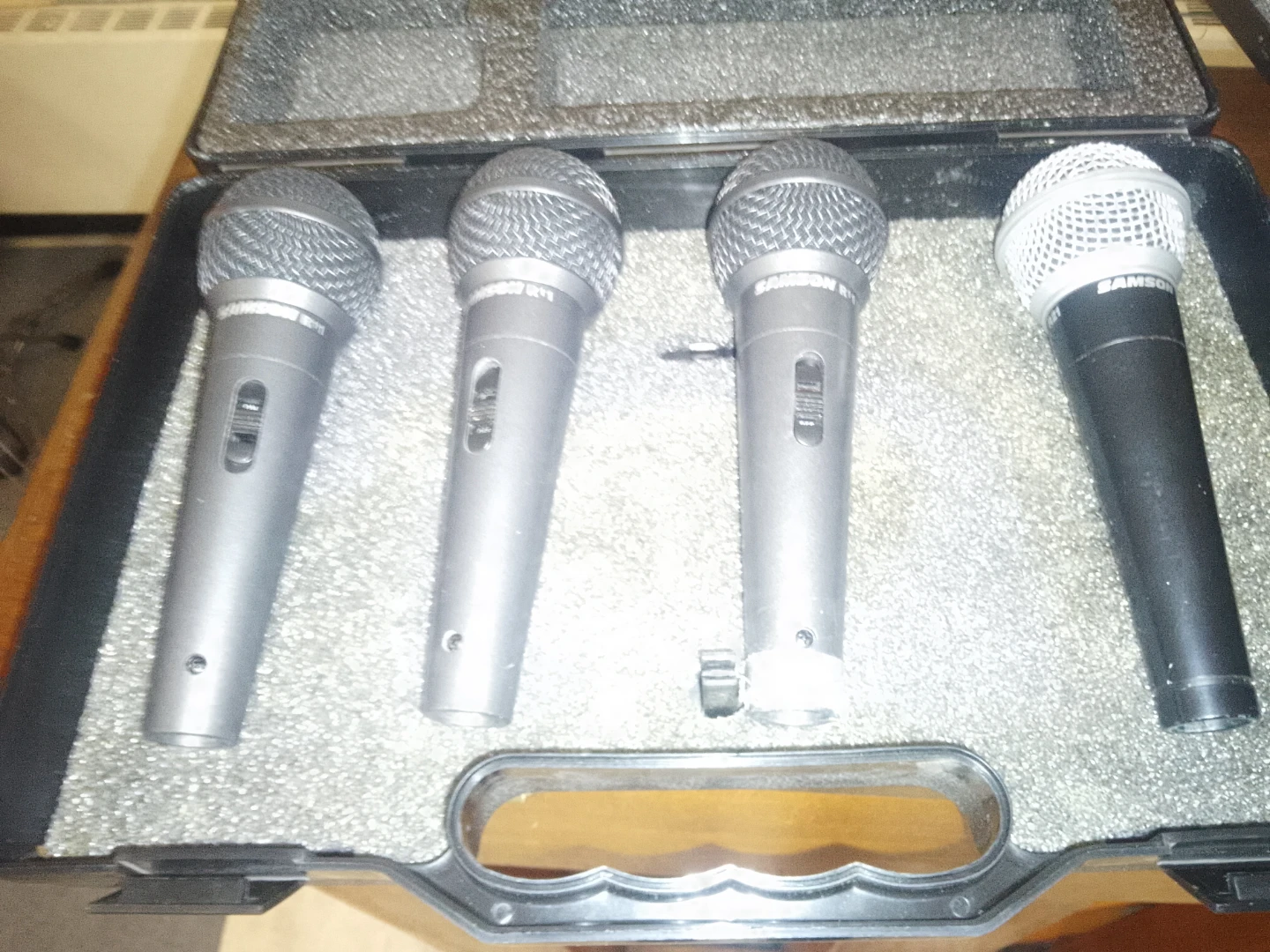 Samson R21 & R11 Dynamic Microphones with Case - photo 3