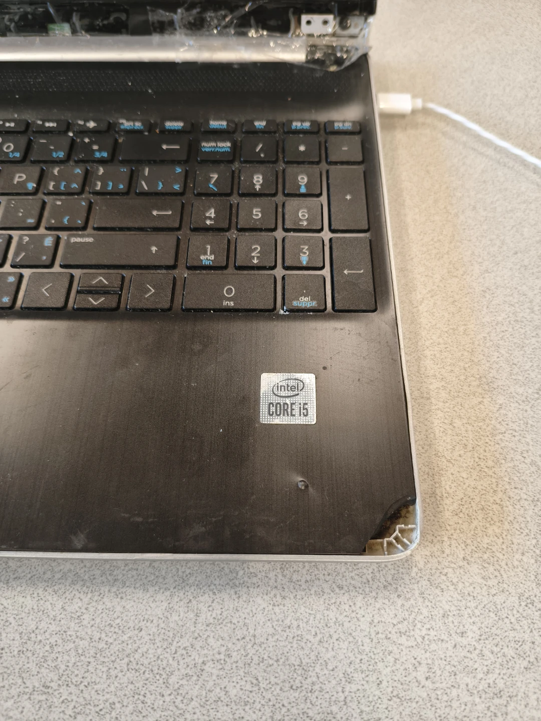15" HP Budget Laptop i5/8gb/500ssdhd.  4/10 cosmetic - photo 2