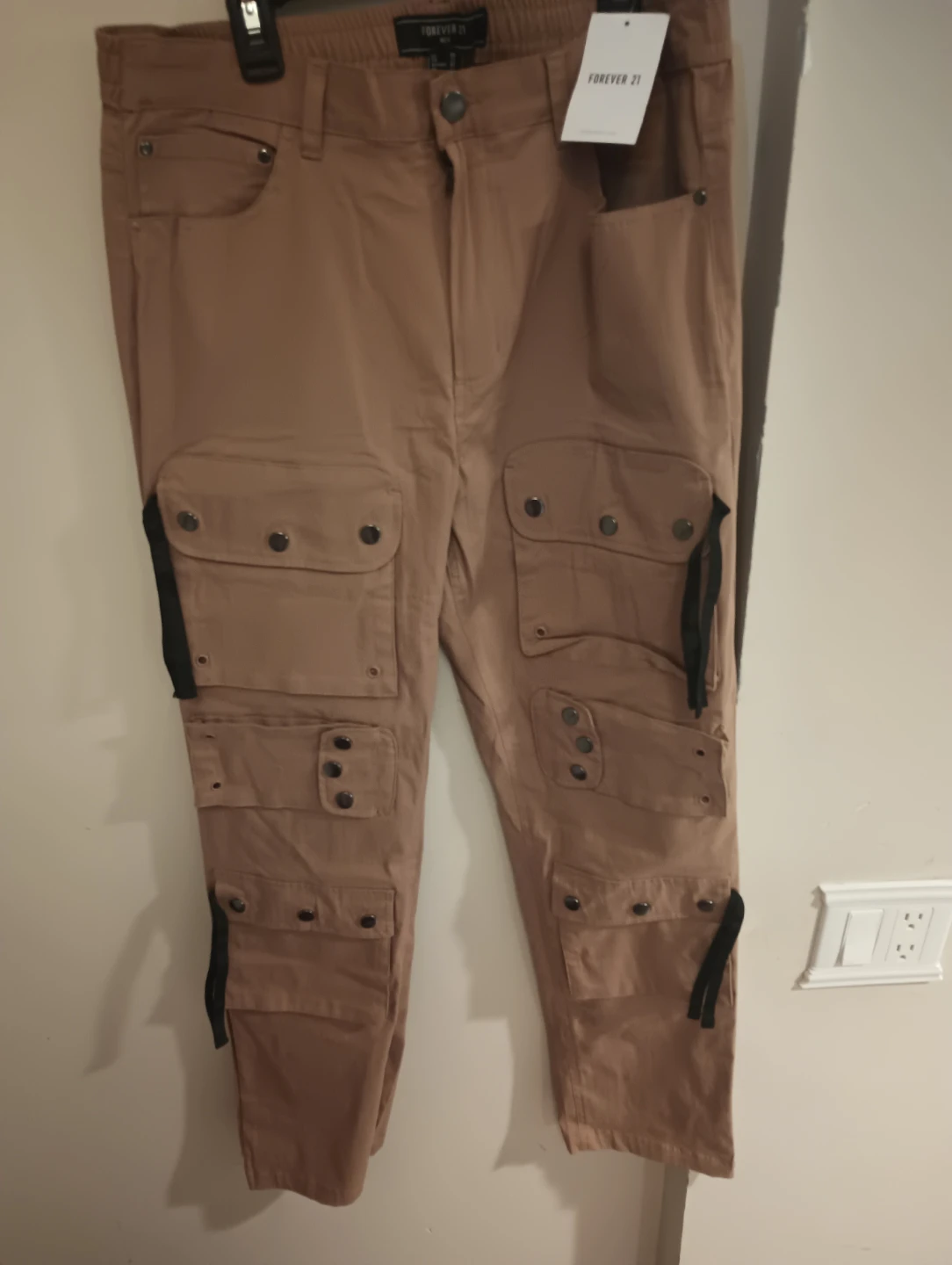 Forever 21 Men's Cargo Pants Tan Size 33