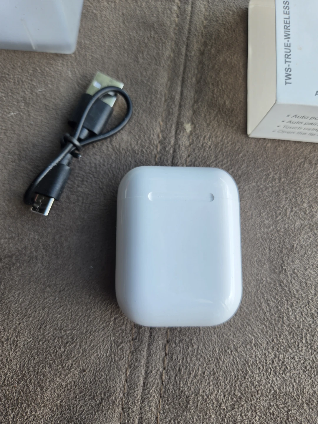 i12 TWS Wireless Earphones - photo 3