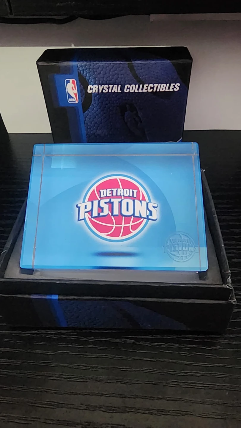 Title: NBA Crystal Collectibles Set – 8 Teams & 2 Players - photo 5