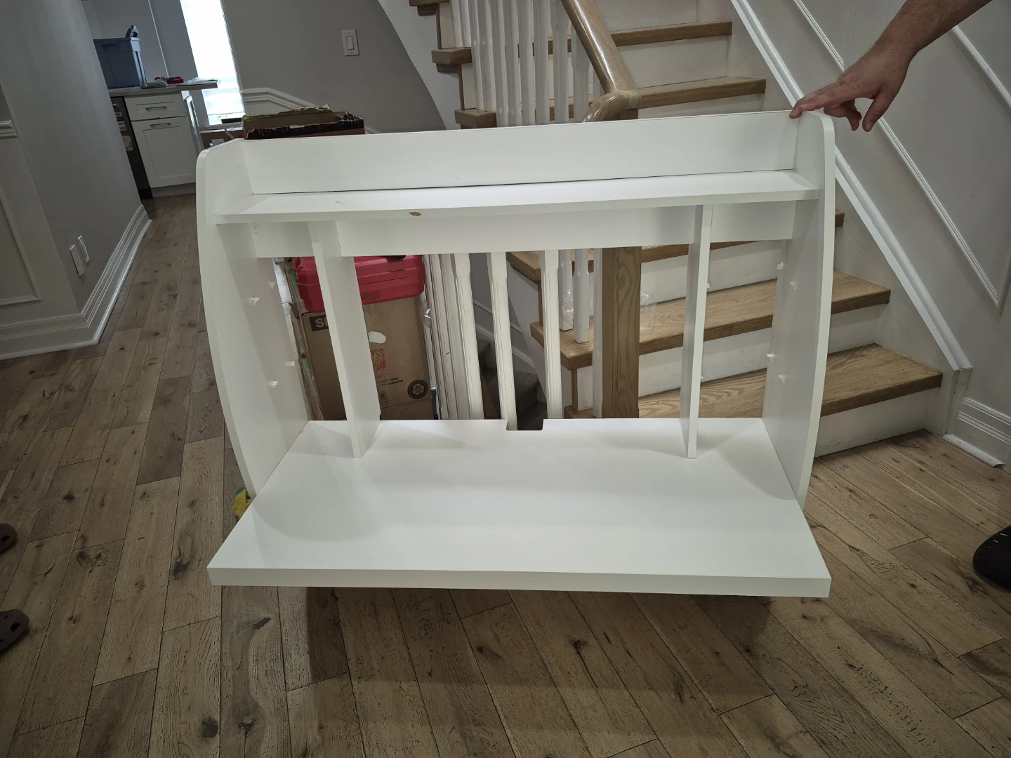 White wall desk in perfect condition