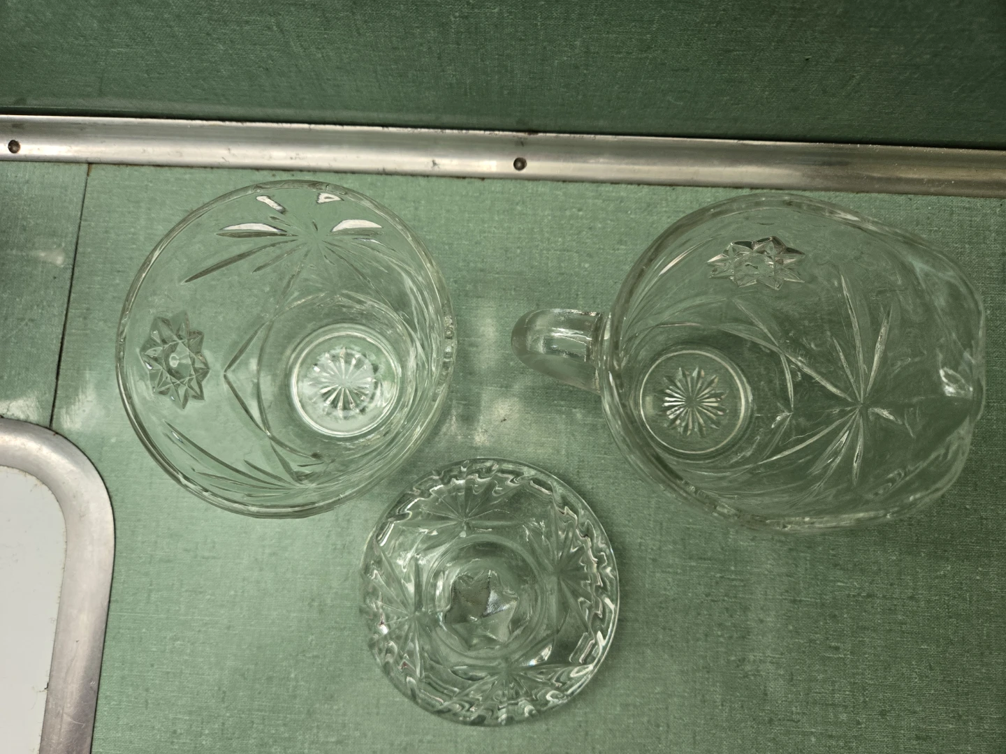 Vintage * Anchor Hocking * Cut Glass * Sugar Bowl, Creamer, Tray - photo 4