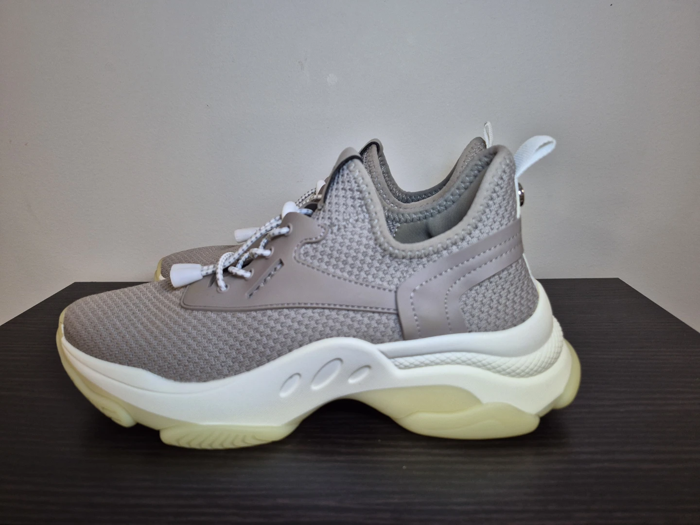 New Steve Madden NY23 Sneakers - photo 3