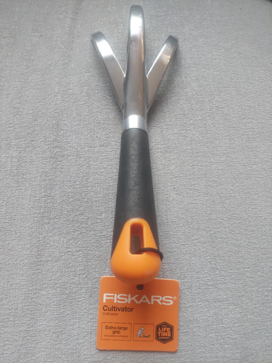 New Fiskars Cultivator Hand Tool