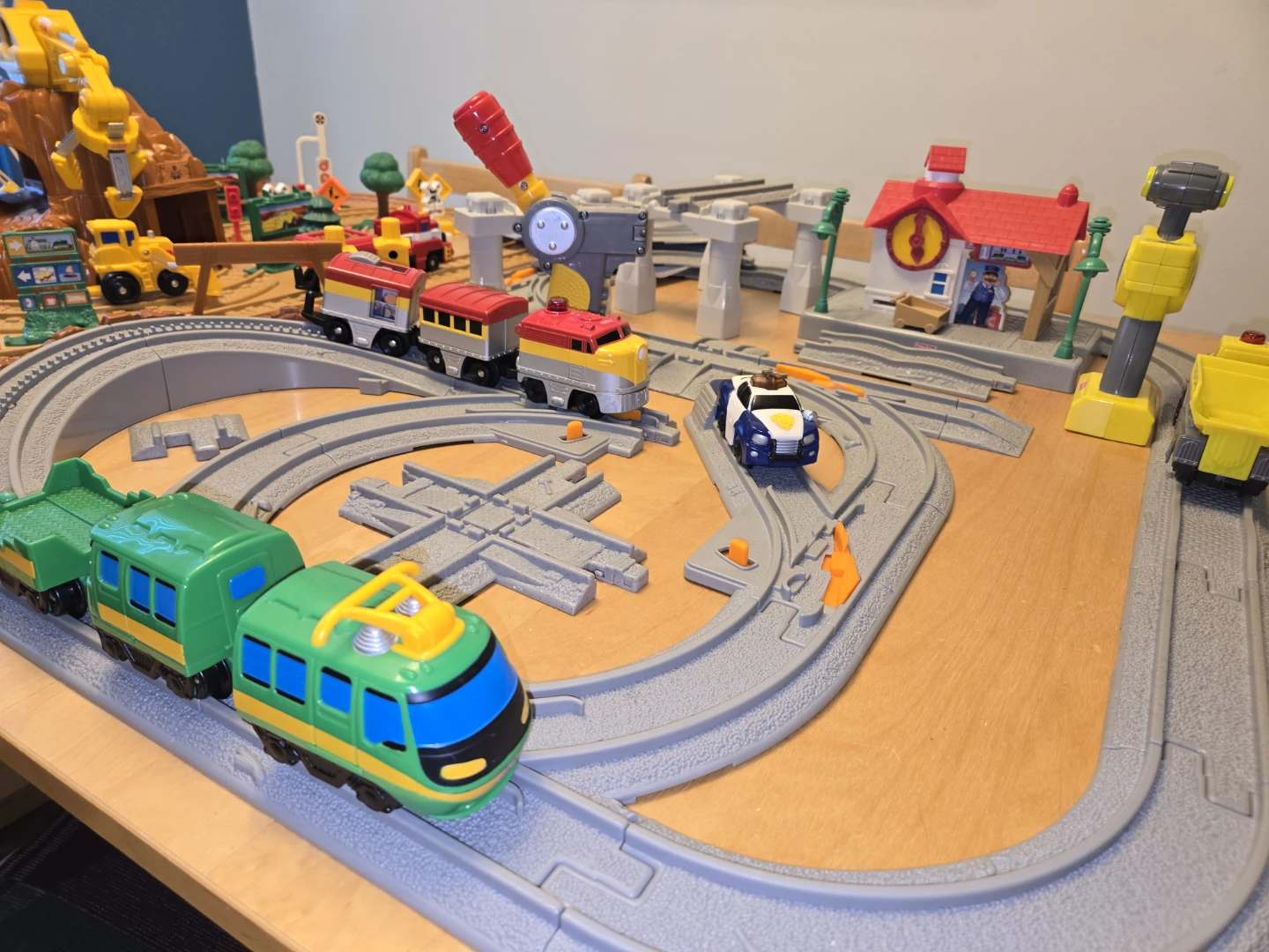 Fisher Price Geo Trax Road & Rail set - photo 3