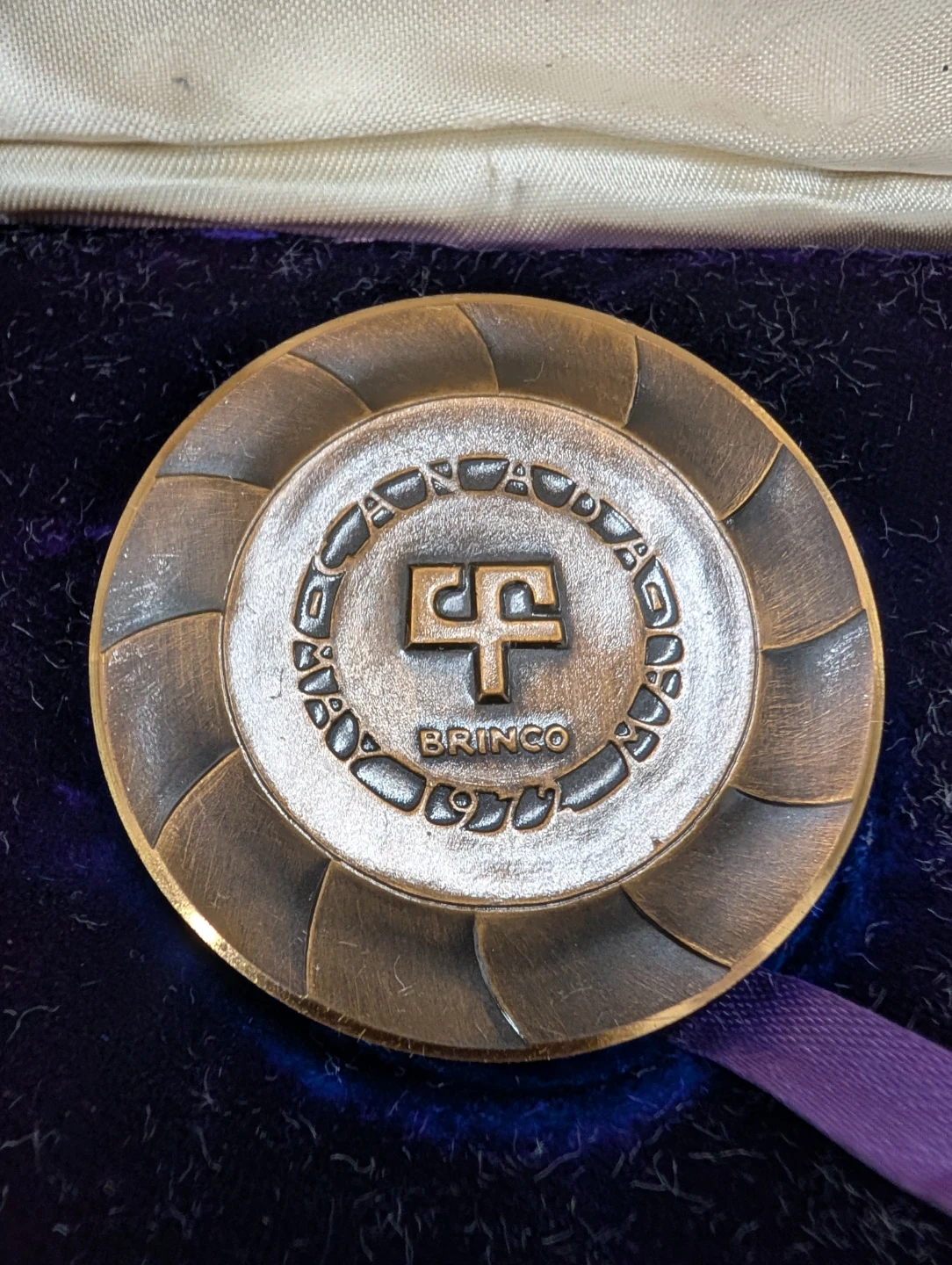 Churchill Falls Labrador Corporation Limited Commemorative Medal - photo 3