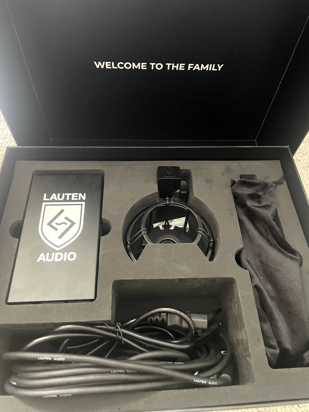 Lauten AudioLA320 V2 (TUBE CONDENSER MICROPHONE)