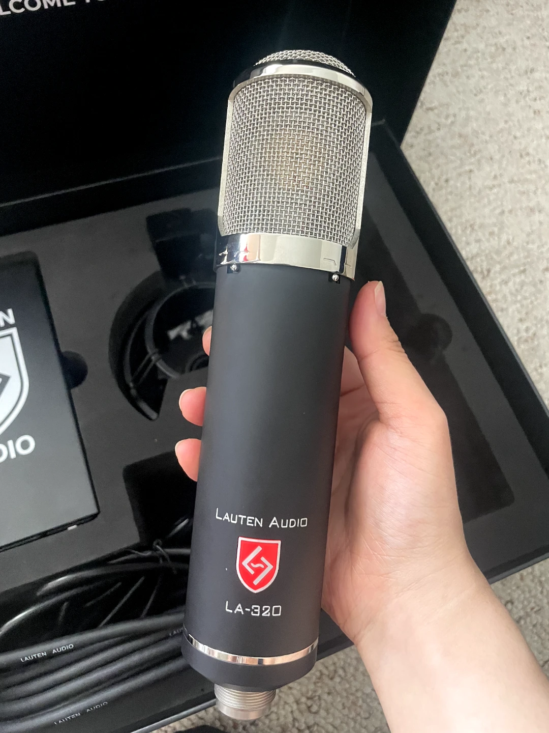 Lauten AudioLA320 V2 (TUBE CONDENSER MICROPHONE) - photo 2