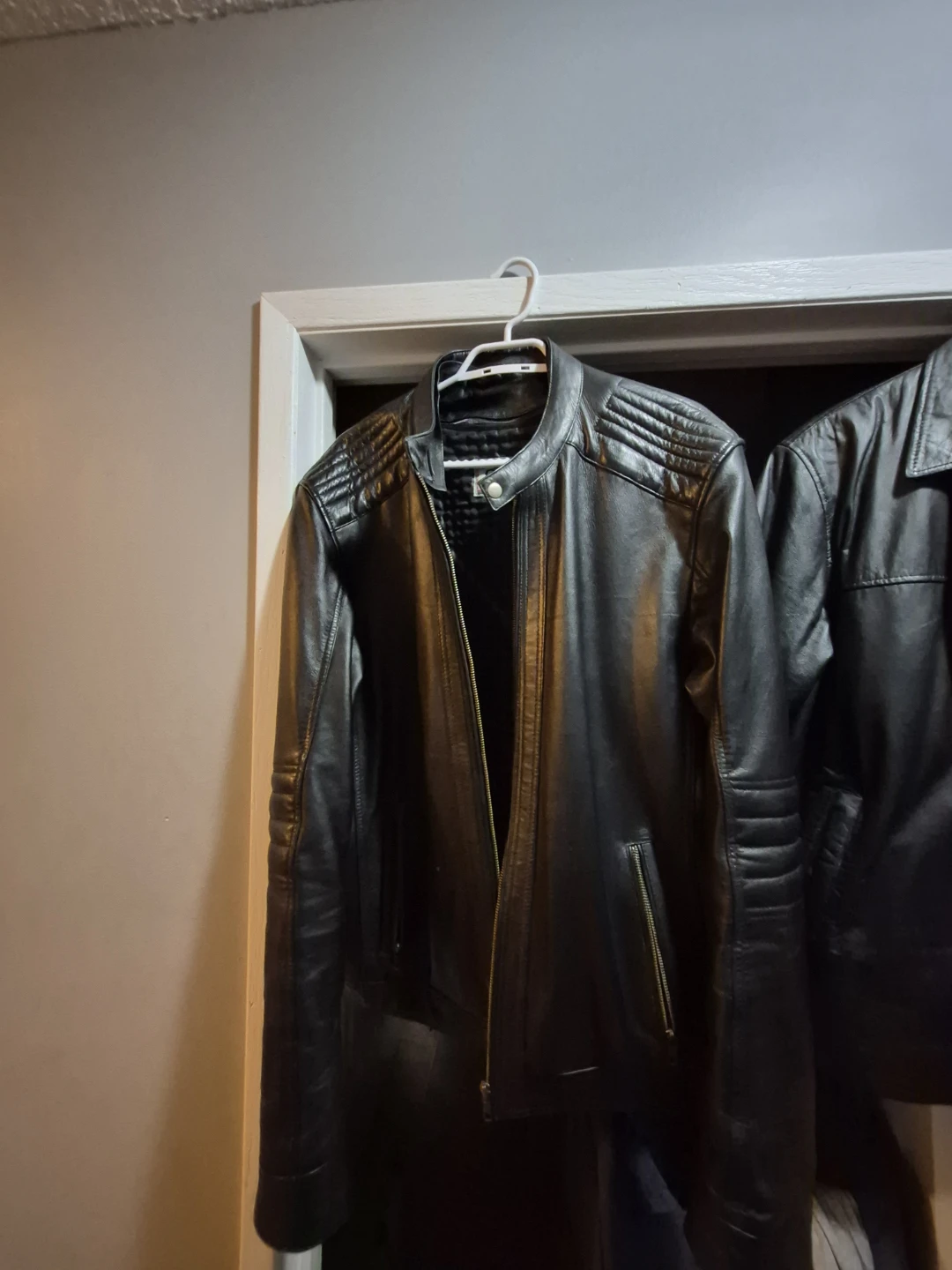 Leather jackets - photo 3