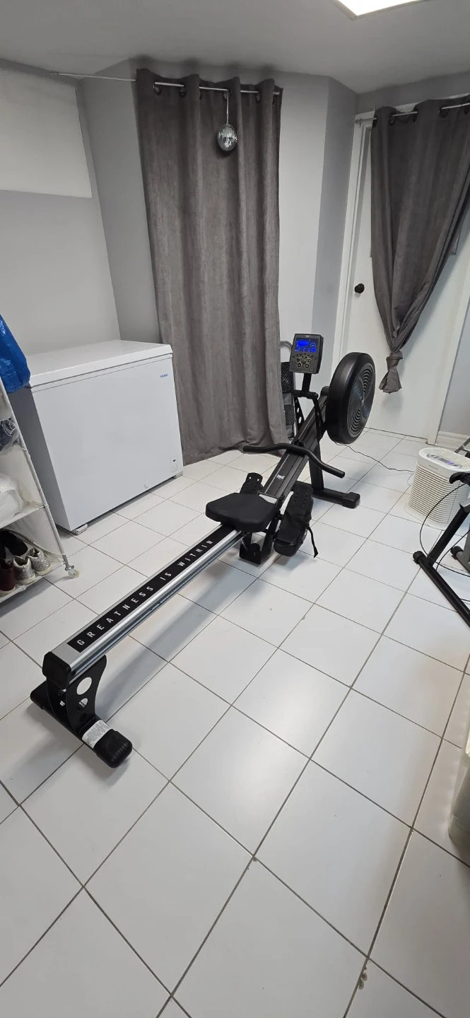 Everlast Rowing machine